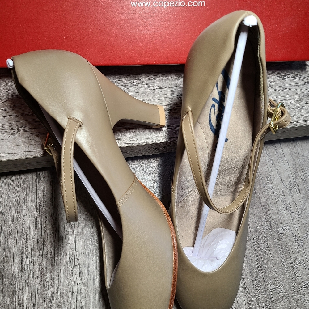 Capezio Theatrical Footlight Character shoes NEW